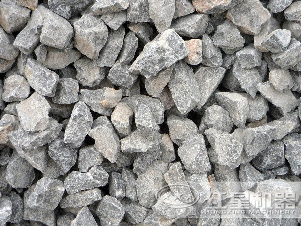 粉碎石灰石建議使用的大型礦石破碎機(jī)是鱷嘴式的，還是錘式的？