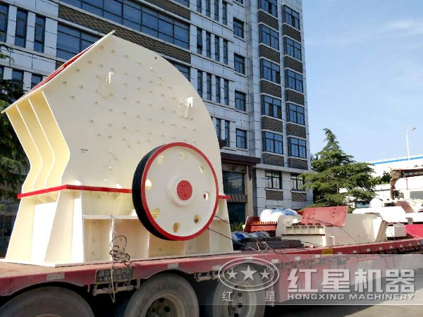 設(shè)備裝車發(fā)貨中 設(shè)備裝車發(fā)貨中