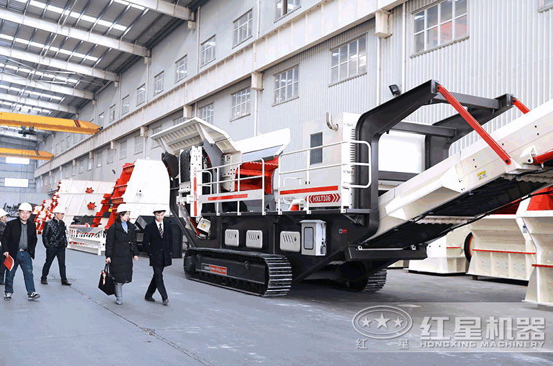 客戶來廠參觀移動碎石機 客戶來廠參觀移動碎石機