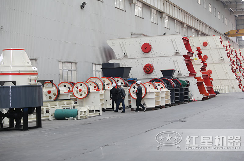 客戶來廠考察46顎式破碎機(jī) 客戶來廠考察46顎式破碎機(jī)