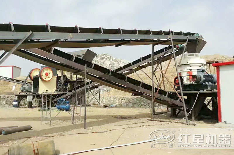 鄂破機(jī)+圓錐破作業(yè)現(xiàn)場(chǎng) 鄂破機(jī)+圓錐破作業(yè)現(xiàn)場(chǎng)